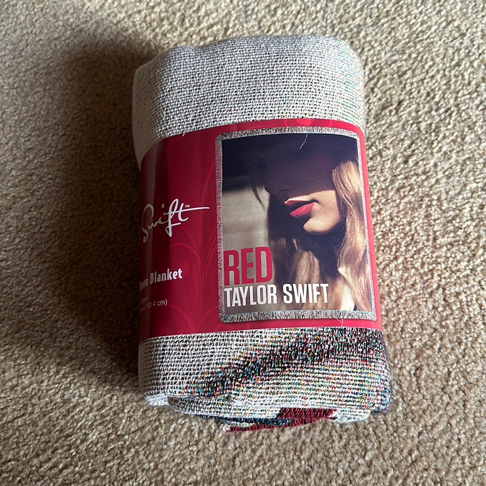 Taylor Swift Red Tour Blanket